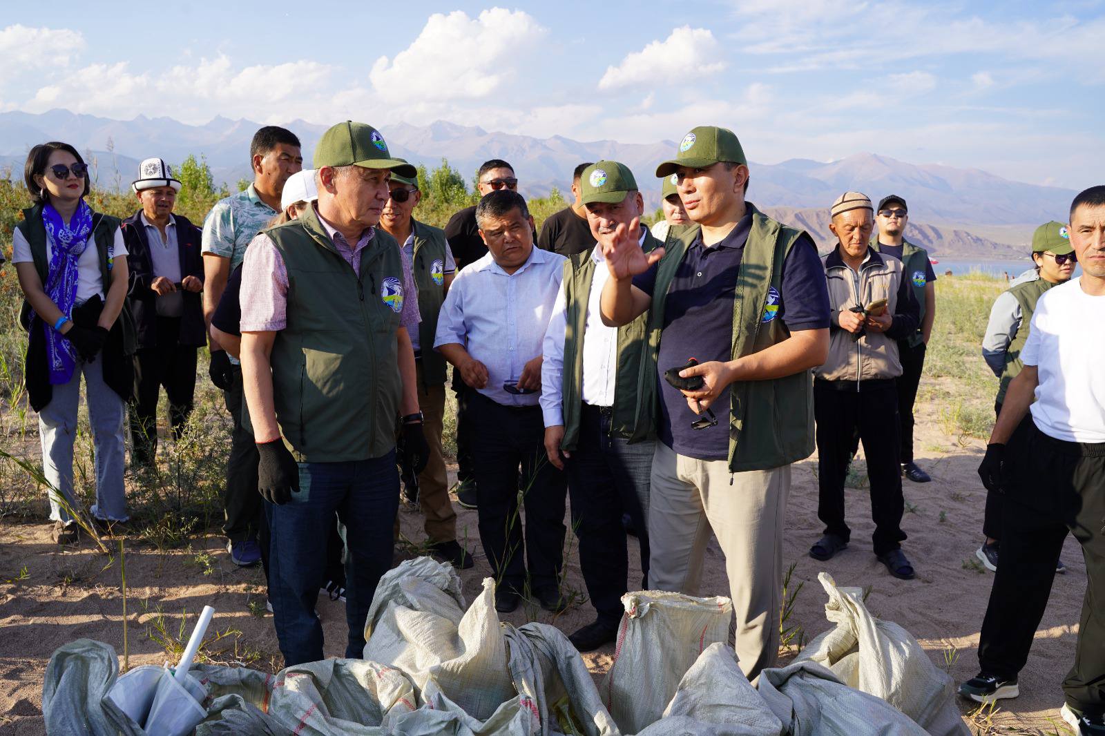Ысык-Көл жээгинде «Таза жээк» экологиялык акциясы өткөрүлдү