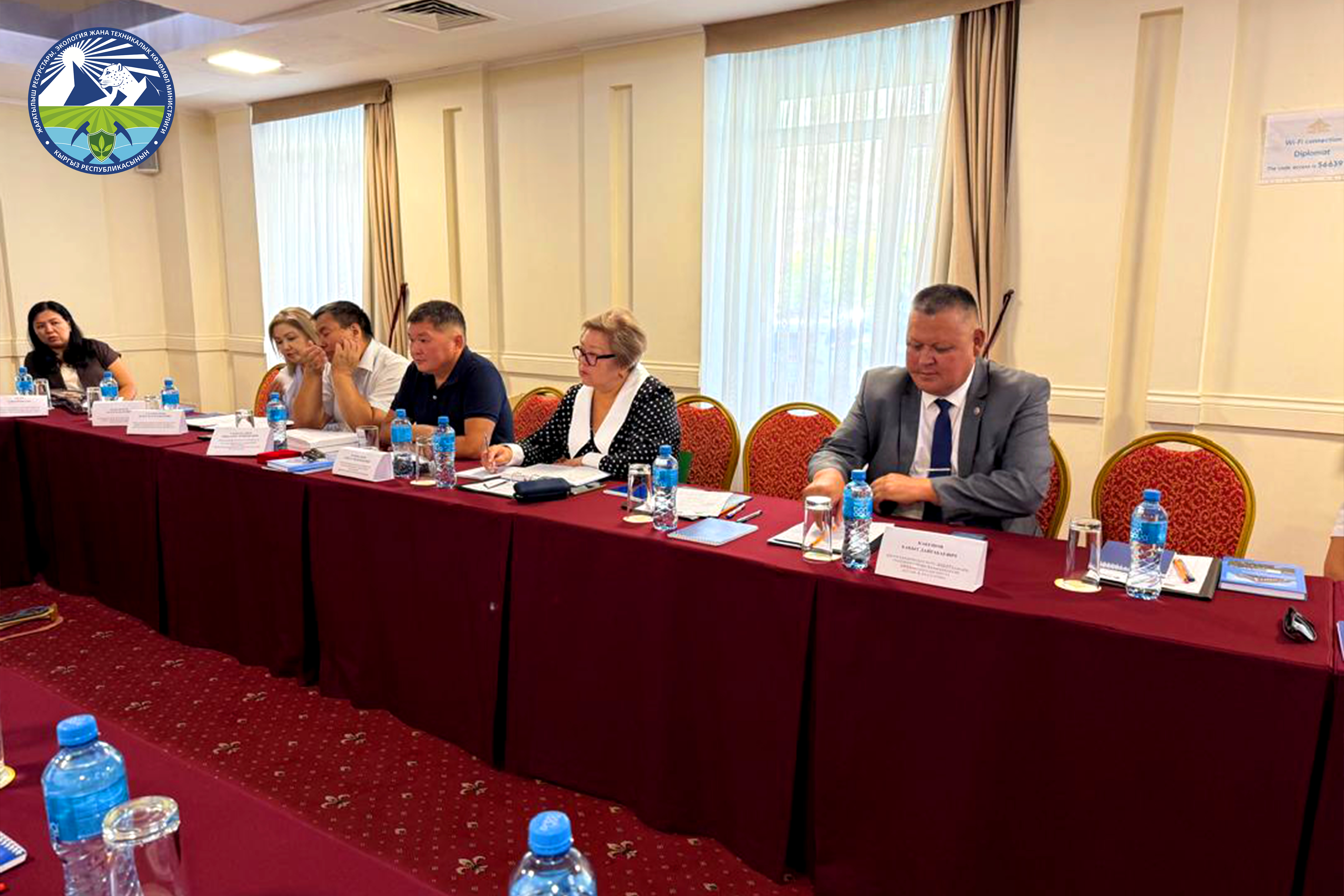 "Кыргыз Республикасынын конституциялык түзүлүшүнүн негиздерине жана коопсуздугуна каршы кылмыштардын алдын алуу чөйрөсүндөгү кылмыш саясаты"темасындагы тегерек стол.