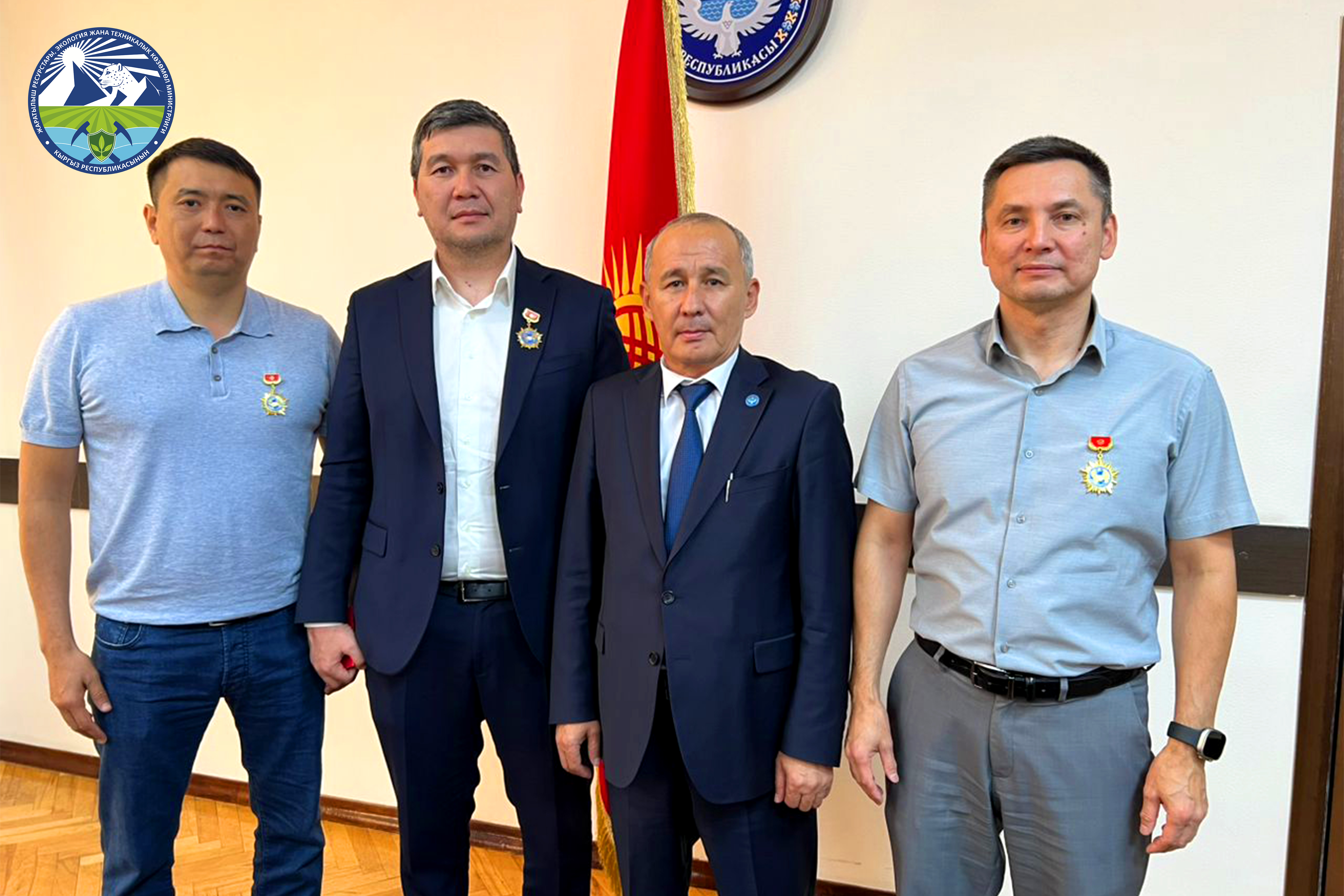 2025-жылдын 11-сентябрында Кыргыз Республикасынын Жаратылыш ресурстары, экология жана техникалык көзөмөл министри М. Машиев ар жылы сентябрь айынын биринчи жекшембисинде белгиленүүчү “Мунай, газ жана отун-энергетика тармагында эмгектенген кызматкерлердин кесиптик майрамынын урматына бир катар адистерди сыйлады
