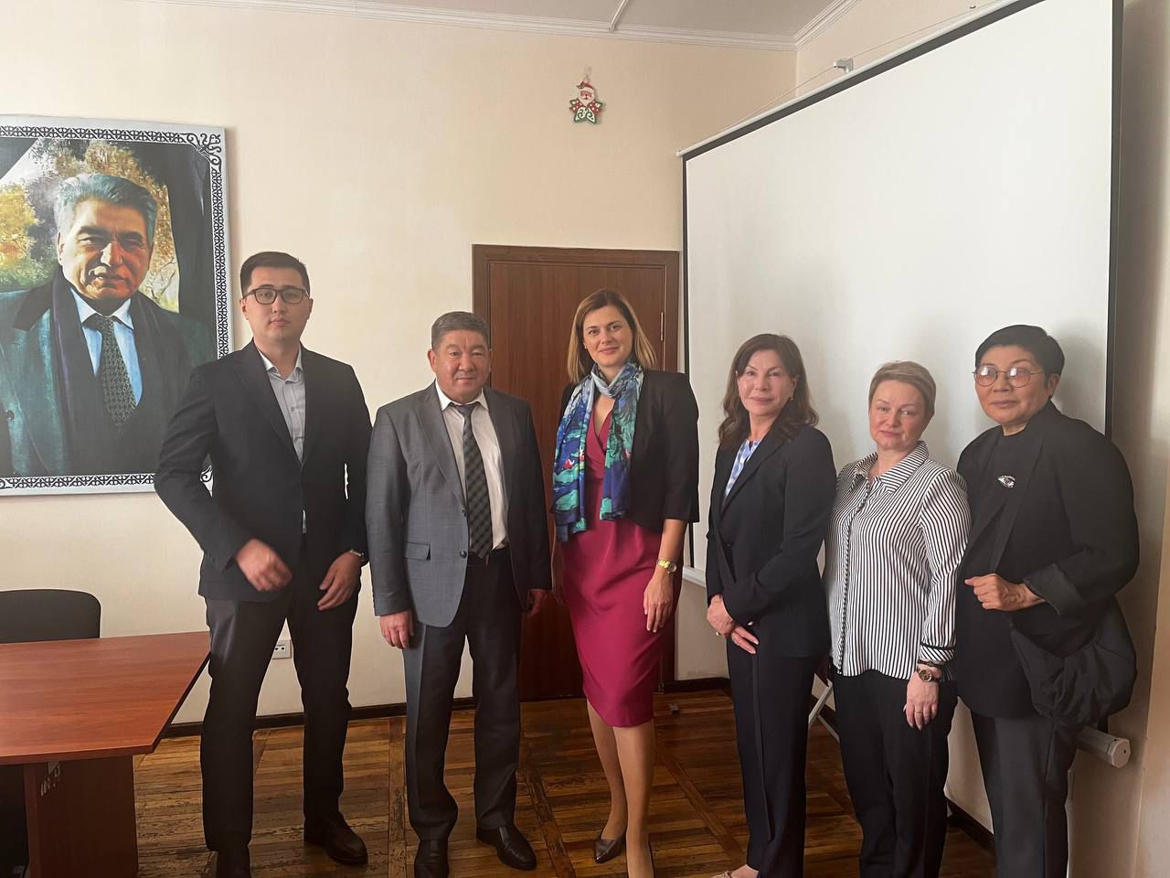 КР Курчап турган чөйрөнү коргоо департаментинде ЕБ МНТЦ нын директору менен жолугушуу болуп өттү