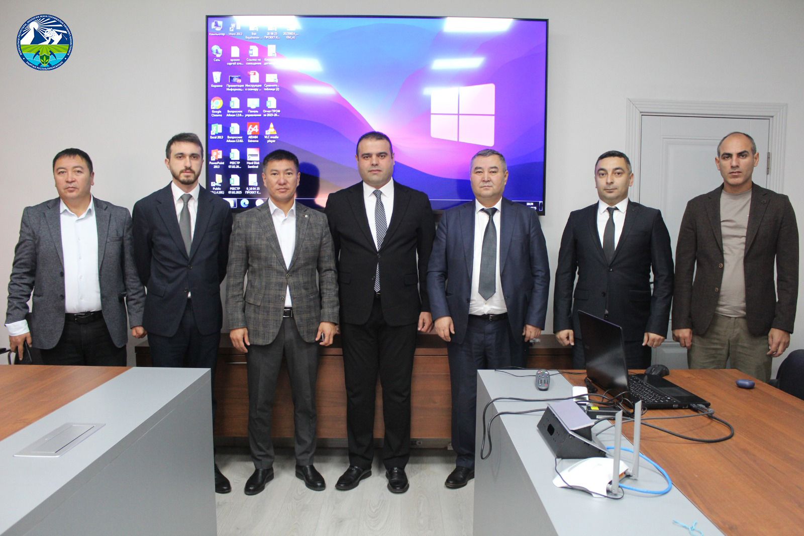 «AzerGold» ЖАК өкүлдөрү Кыргыз геология кызматына иш сапары менен келишти