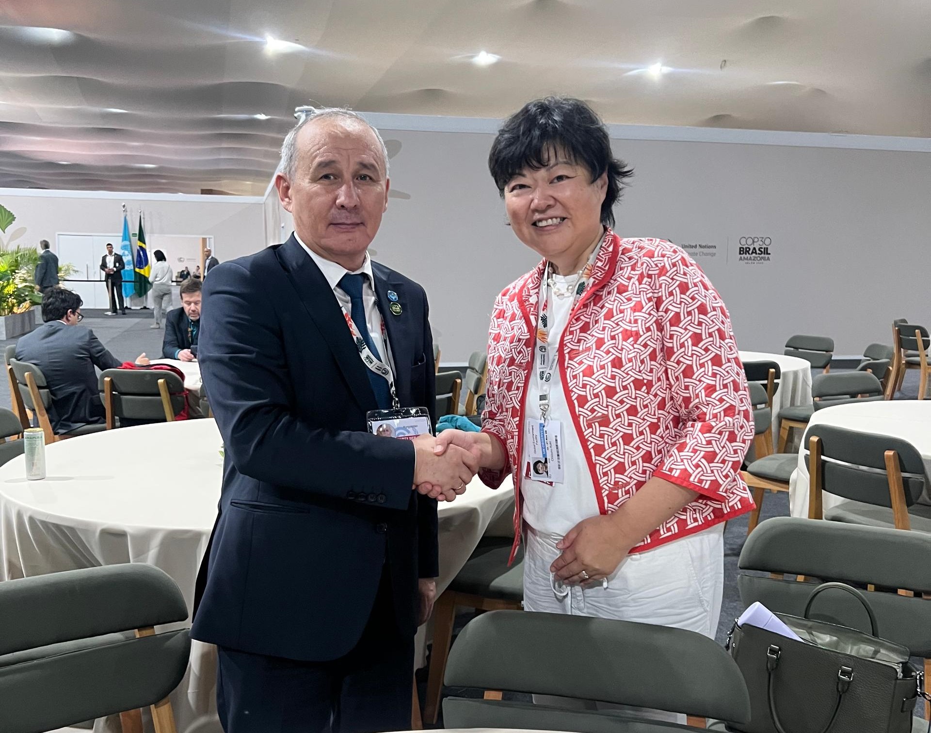 Кыргызстан усиливает международное климатическое сотрудничество: серия важных встреч Министра М. Машиева на КС30