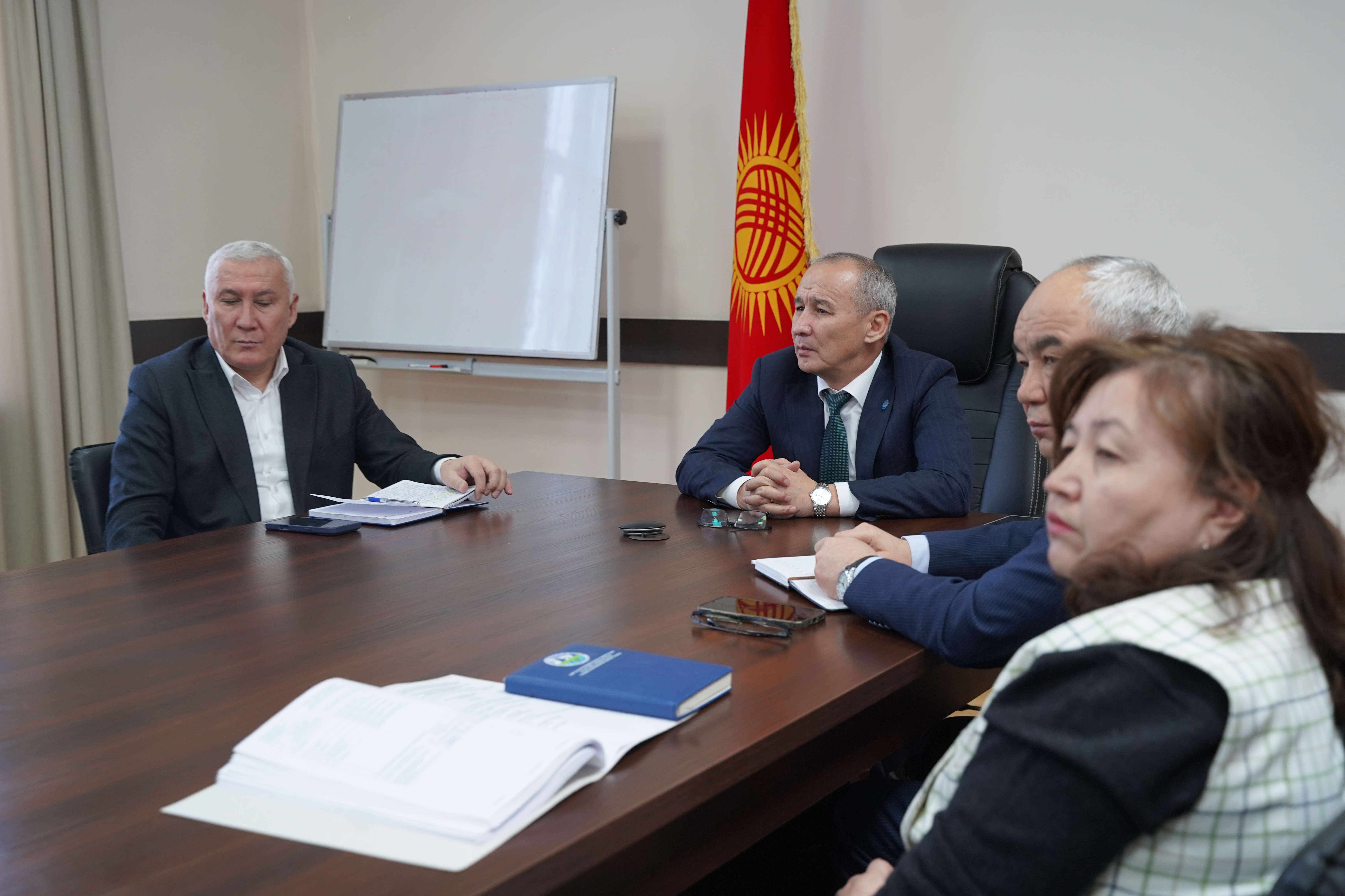 2026-жылдын 21-январында министр М.А. Машиевдин төрагалыгы алдында Кыргыз Республикасындагы муниципалдык тазалоочу курулмаларды (МТК) инвентаризациялоо маселелерине арналган кеңейтилген кеңешме болуп өттү.