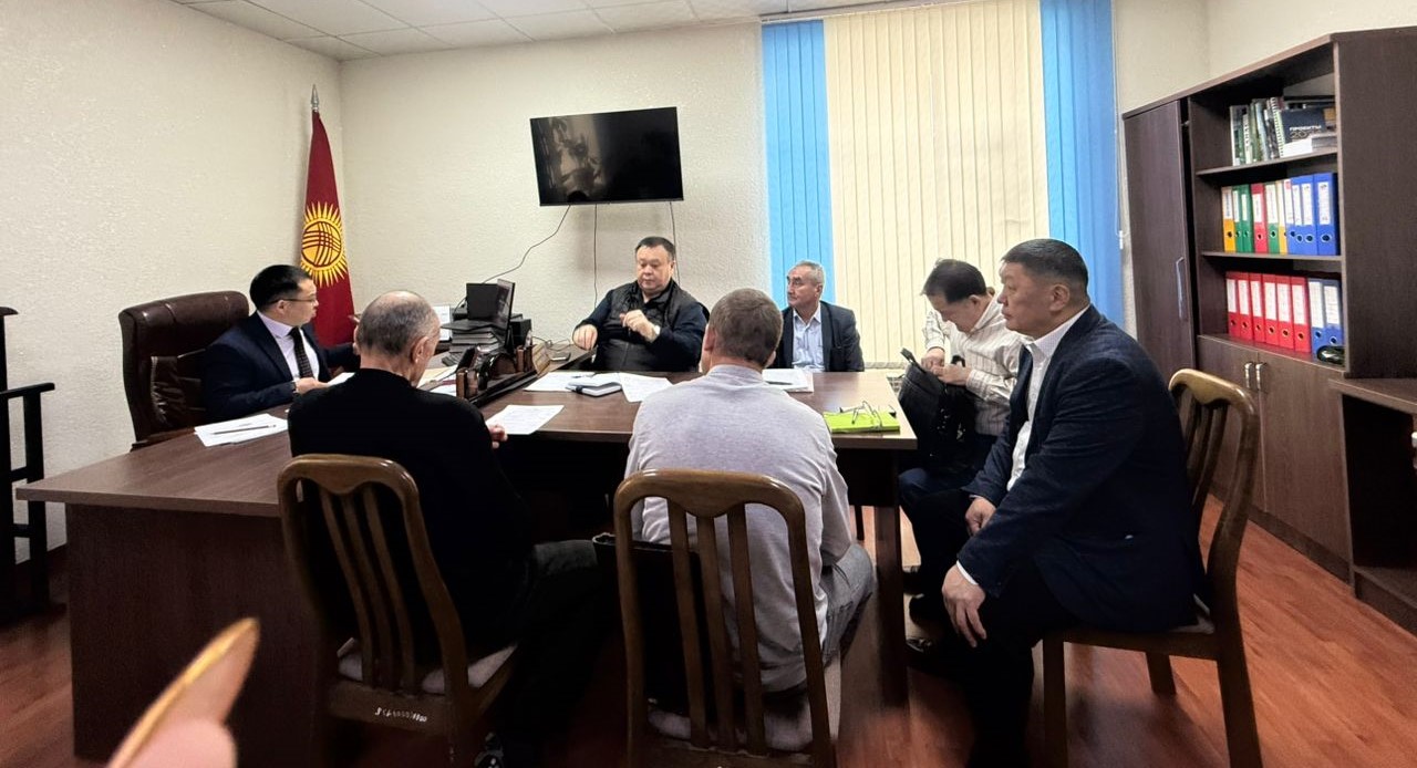 Кыргыз Республикасынын Жаратылыш ресурстары, экология жана техникалык көзөмөл министрлигинин Чүй регионалдык башкармалыгы тарабынан башкармалыктын жетекчилигинин, егерьлердин, Чүй облусунун мергенчилик коомдорунун аңчылык адистеринин, ошондой эле Кыргыз Республикасынын Улуттук илимдер академиясынын өкүлүнүн катышуусу менен кызматтык жыйын өткөрүлдү.