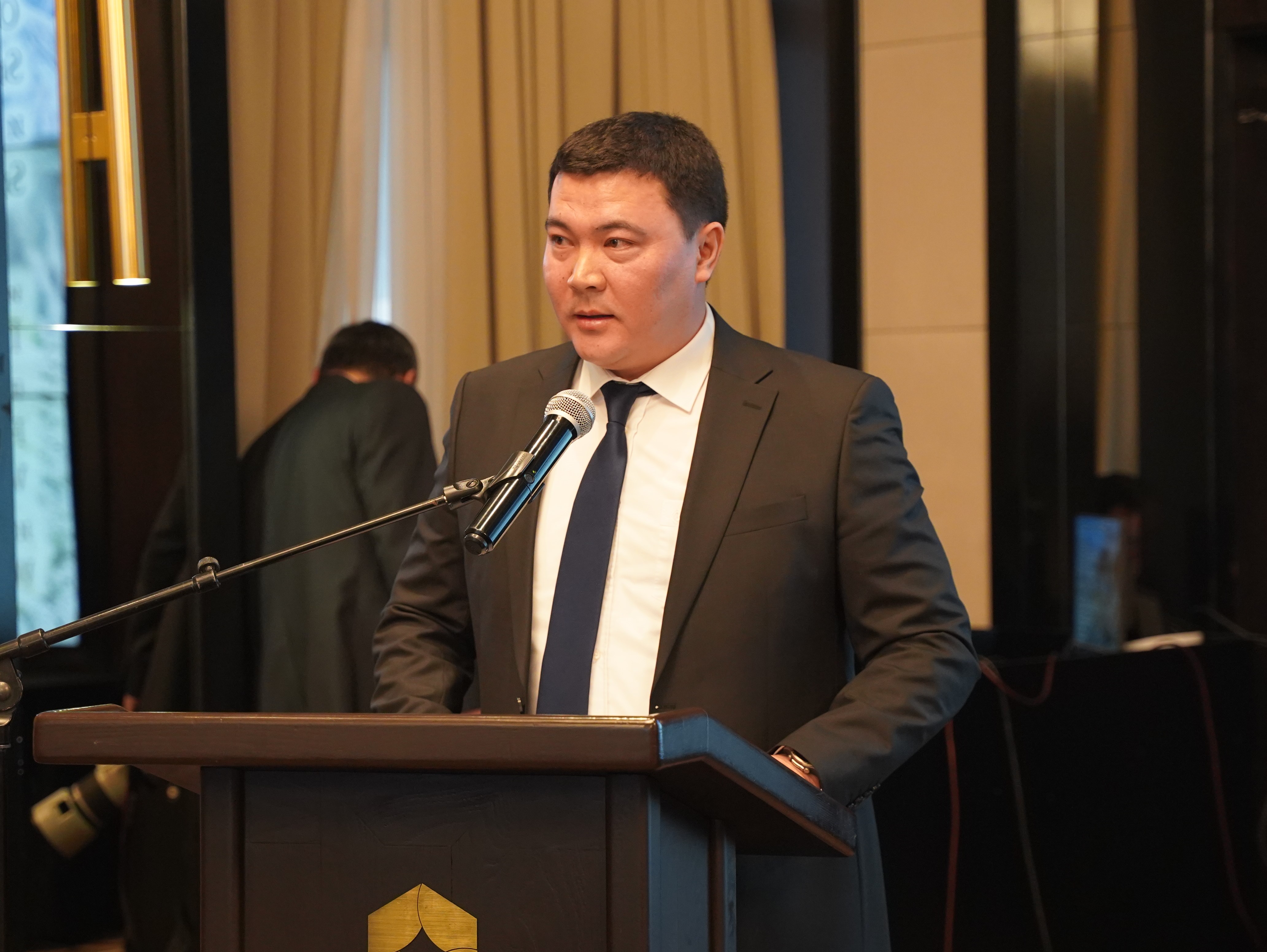 Кыргызстанда браконьерликке каршы күрөшкө кошкон салымы үчүн егерьлер жана жарандык активисттер сыйланышты