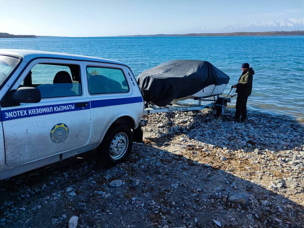 Сети длиной в три футбольных поля: со дна Иссык-Куля извлечено 300 метров незаконных снастей