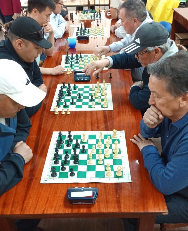 Стратегия успеха: В Кыргызской геологической службе прошел шахматный турнир ко Дню геолога