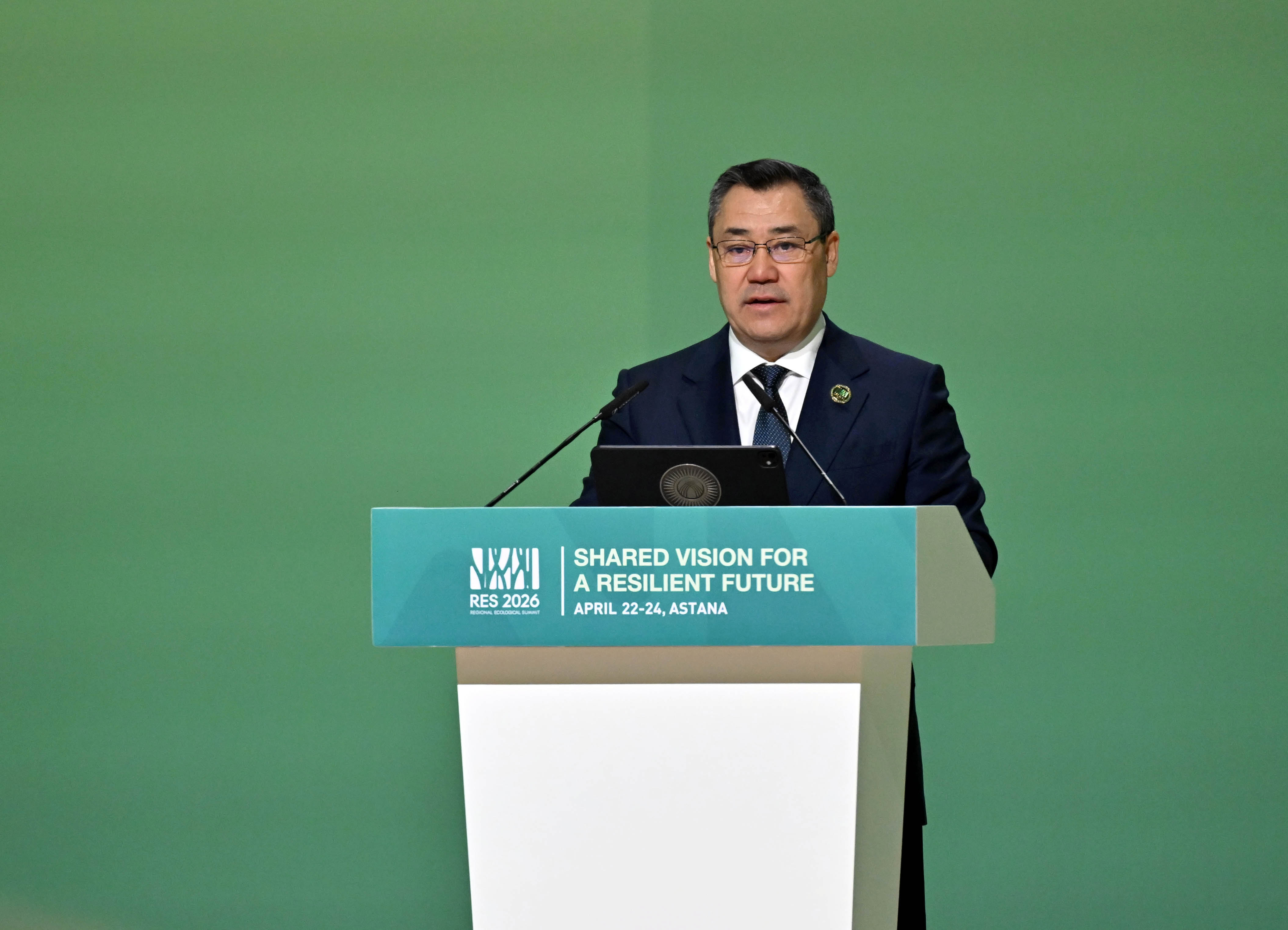 Президент Садыр Жапаров: “Биз Регионалдык экологиялык саммиттин жыйынтыгы аймактагы экологиялык тилектештикти чыңдоого карата маанилүү кадам болот деп эсептейбиз”