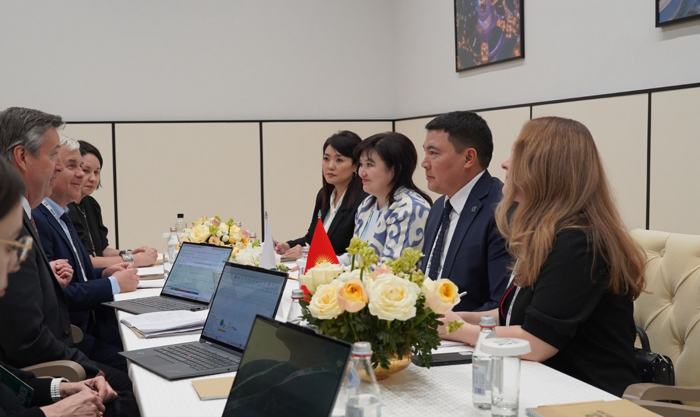 Министр Акыл Токтобаев на РЭС-2026 в Астане: Опора на национальные приоритеты в работе с ЗКФ