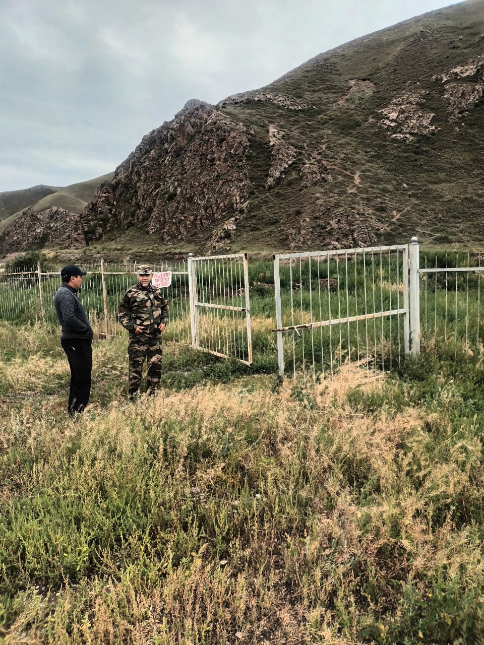 Жаратылыш ресурстары, экология жана техникалык көзөмөл министри Акыл Токтобаевдин тапшырмасынын негизинде өлкө аймагындагы катуу тиричилик калдыктарынын (КТК) полигондорун жана таштанды төгүүчү жайларды (свалка) инвентаризациялоо, алардын учурдагы абалын жеринде кароо жана тактоо иштери жүргүзүлүүдө.
