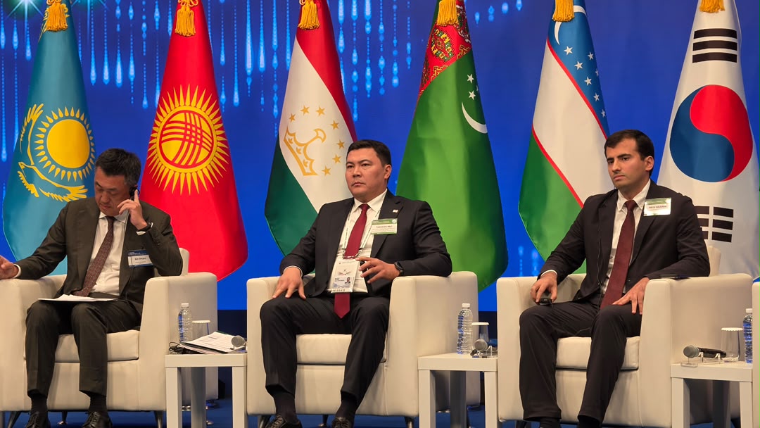 Корея Республикасынын борбору Сеул шаарында Кыргыз Республикасынын Жаратылыш ресурстары, экология жана техникалык көзөмөл министри Акыл Токтобаев «Корея – Борбордук Азия» биринчи бизнес-саммитинде Кыргызстандын критикалык минералдарды өнүктүрүү стратегиясын сунуштады