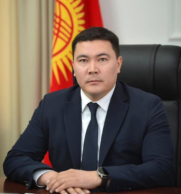 Урматтуу токой тармагынын кызматкерлери жана ардагерлери!  Сиздерди Токой кызматкерлеринин кесиптик күнү менен чын жүрөктөн куттуктайм!