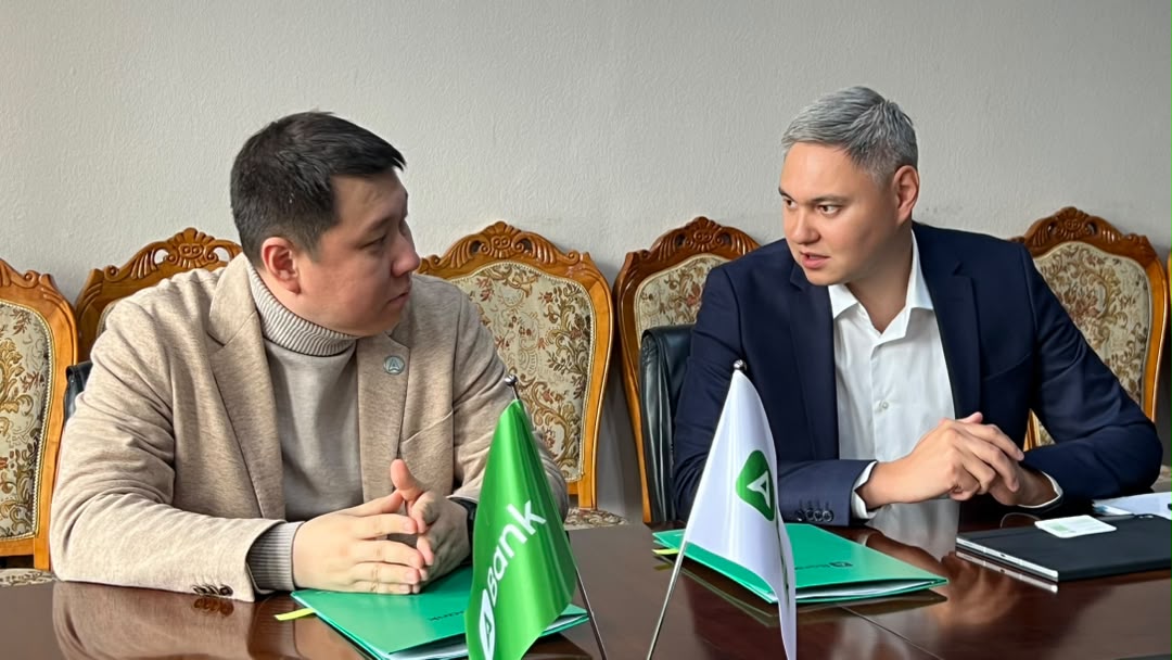 Жаратылыш ресурстары, экология жана техникалык көзөмөл министрлигине караштуу мамлекеттик «Эко Оператор» ишканасы менен «АБанк» экологиялык жоопкерчилик, анын ичинде калдыктарды өзүнчө чогултууну жана сорттоону өнүктүрүү, аларды андан ары кайра иштетүүгө жана утилдештирүүгө өткөрүп берүү, ошондой эле биргелешкен маалыматтык-агартуу иш-чараларын өткөрүү жаатында кызматташуу жөнүндө келишим түзүштү.